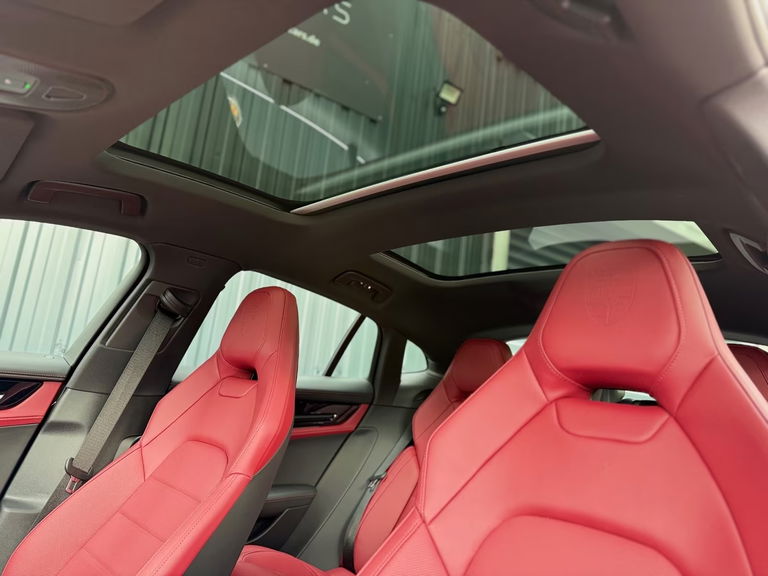 Porsche Panamera 4 E-Hybrid