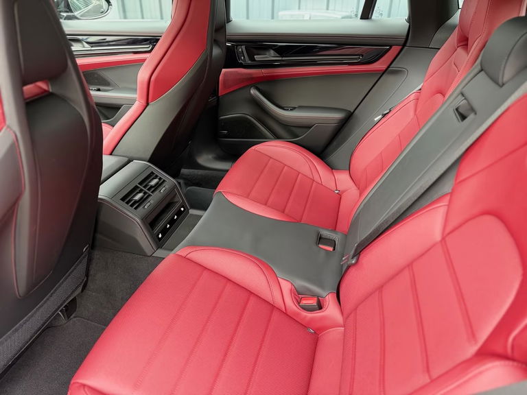 Porsche Panamera 4 E-Hybrid