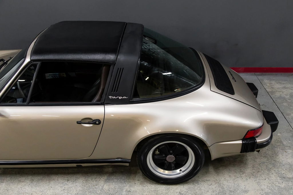 Porsche 911 Carrera 3.2 (US)