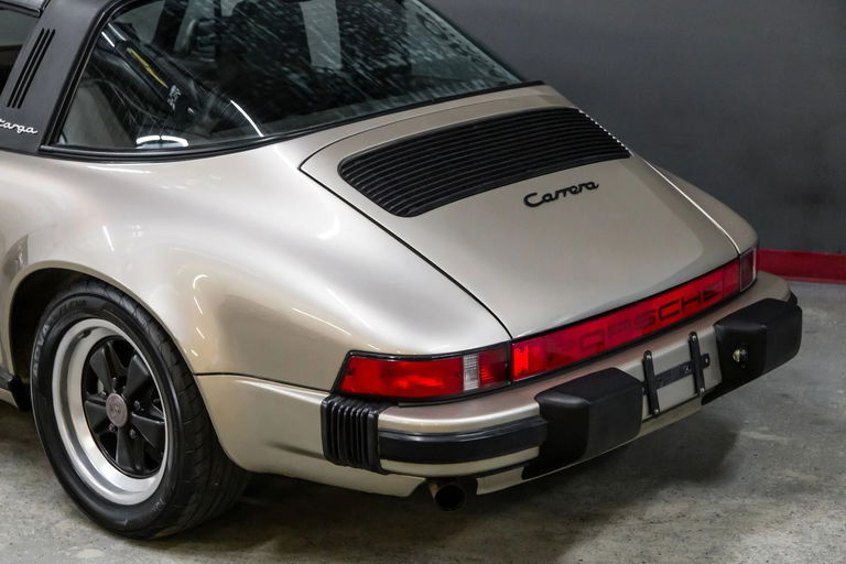 Porsche 911 Carrera 3.2 (US)