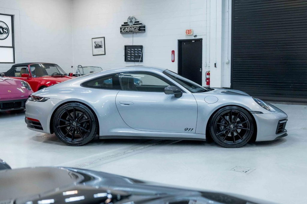 Porsche 992 Carrera T