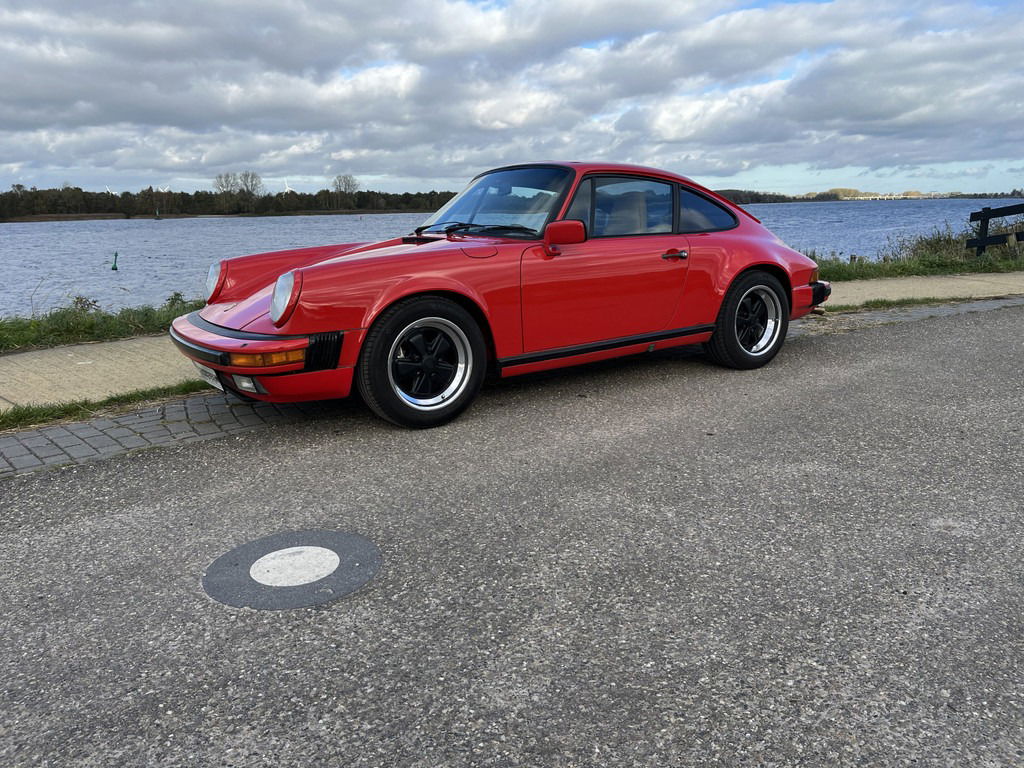 Porsche 911 Carrera 3.2