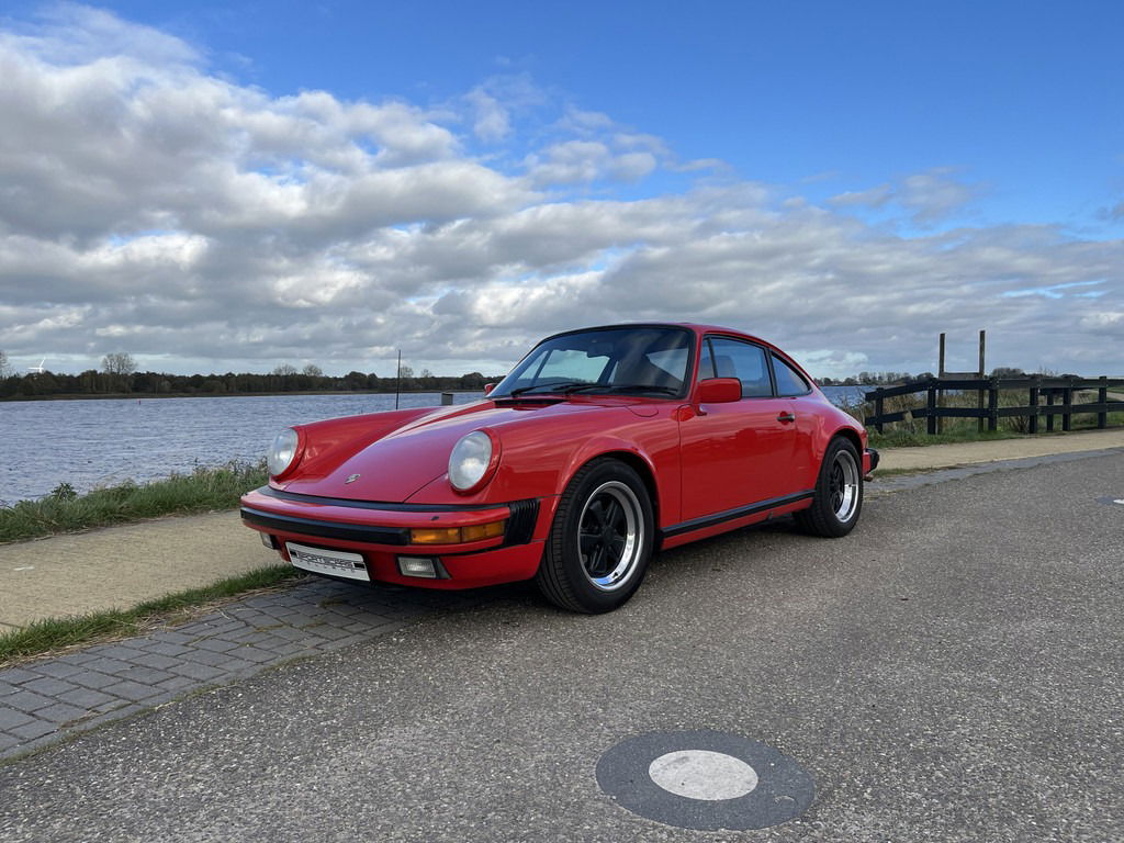 Porsche 911 Carrera 3.2
