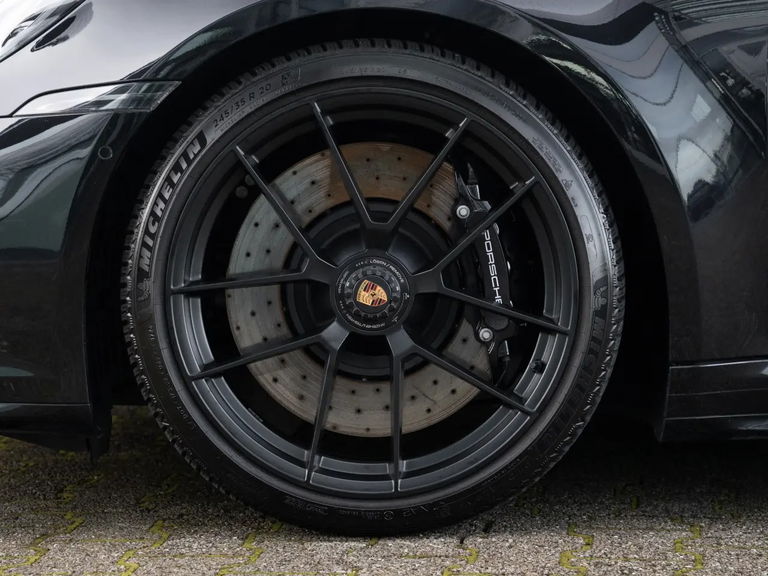 Porsche 992.2 Carrera GTS