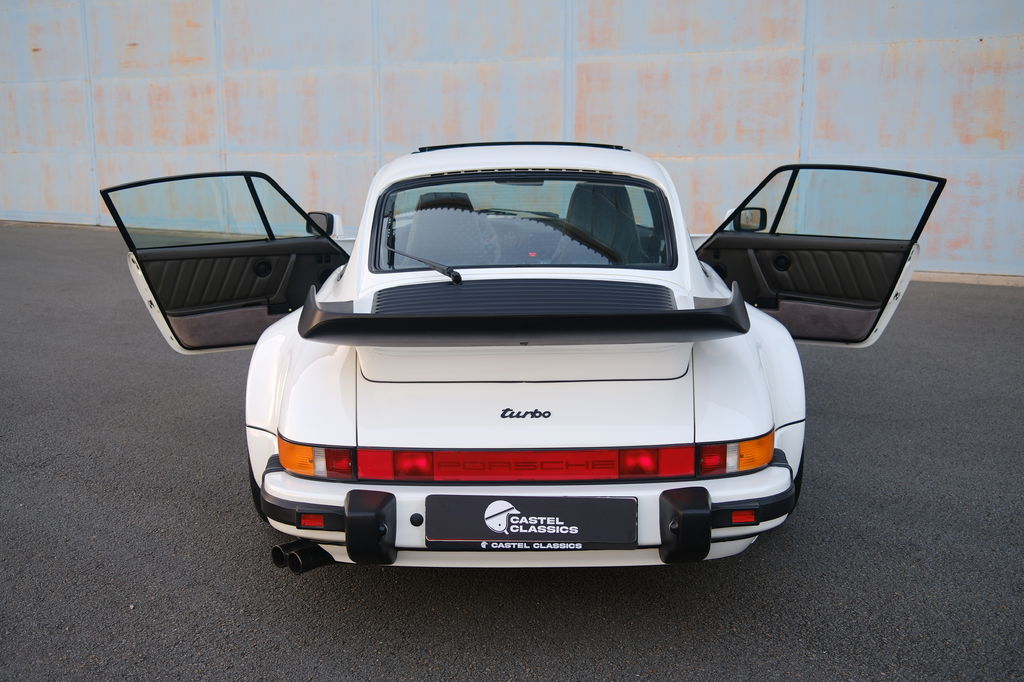 Porsche 911 Turbo 3.3