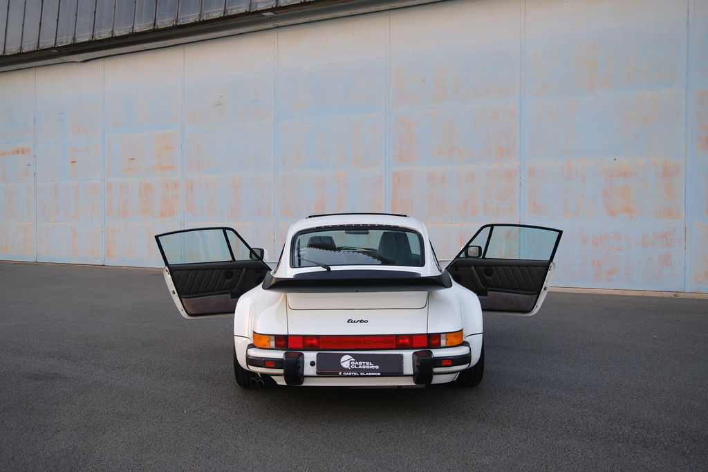 Porsche 911 Turbo 3.3