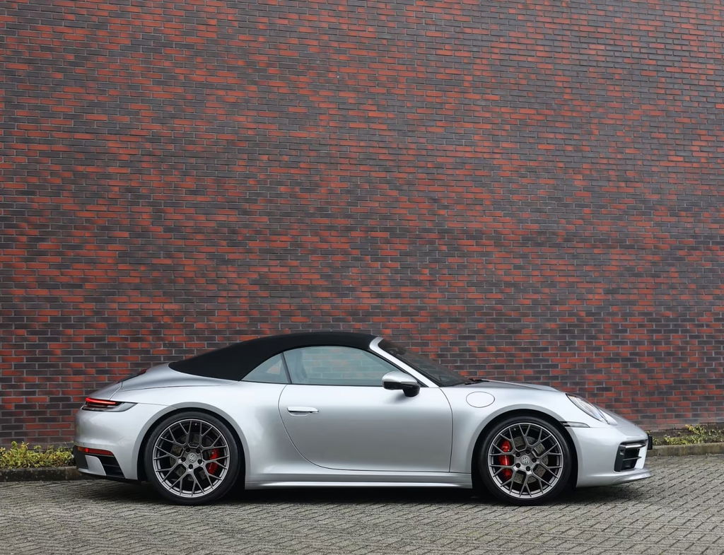 Porsche 992 Carrera 4S