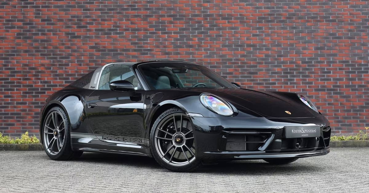 Porsche 992 Edition 50 Jahre Porsche Design 2023 - elferspot.com