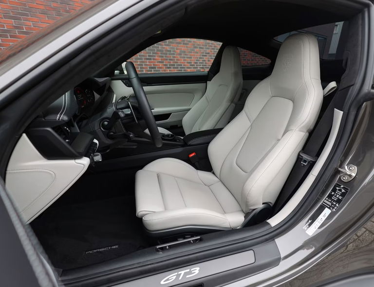 Porsche 992 GT3 Touring