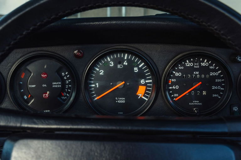 Porsche 911 Carrera 3.2