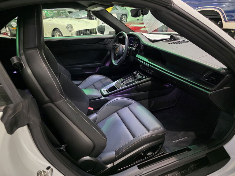 Porsche 992 Carrera GTS