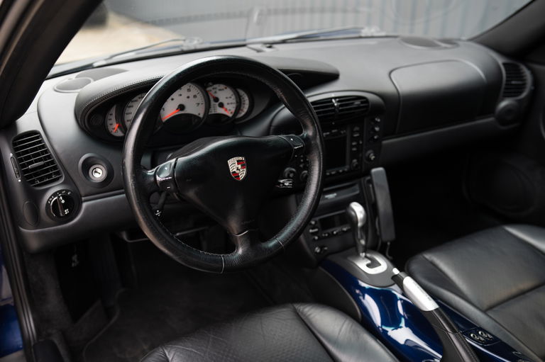 Porsche 996 Carrera 4