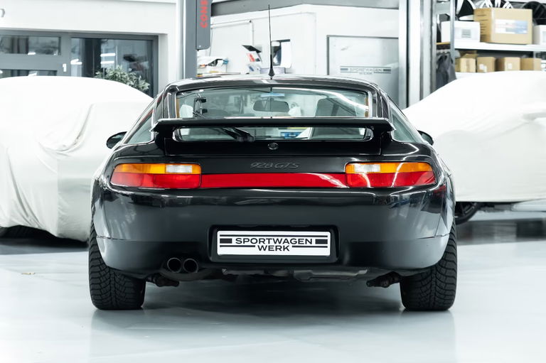 Porsche 928 GTS