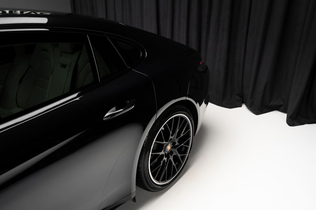 Porsche Panamera 4
