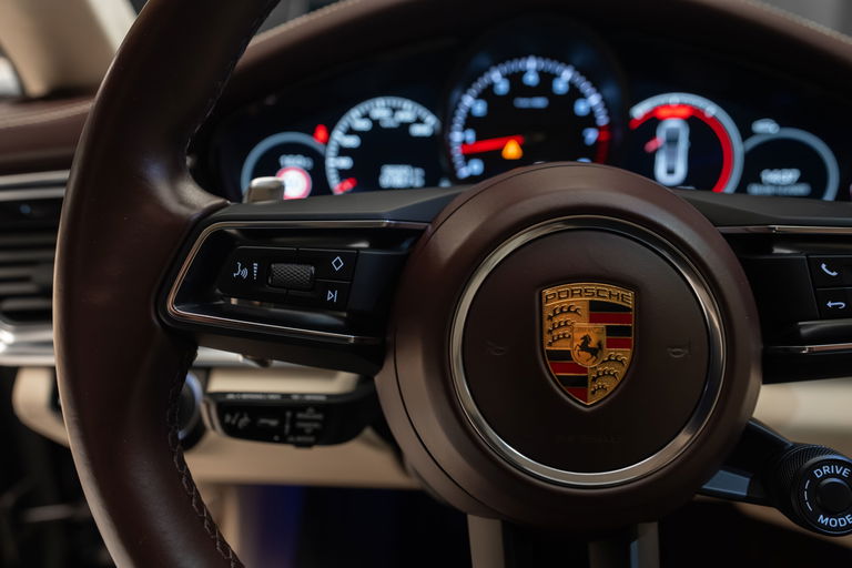 Porsche Panamera 4