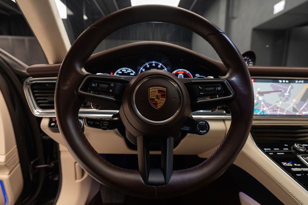 Porsche Panamera 4