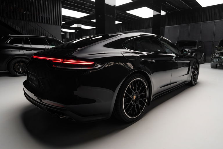 Porsche Panamera 4