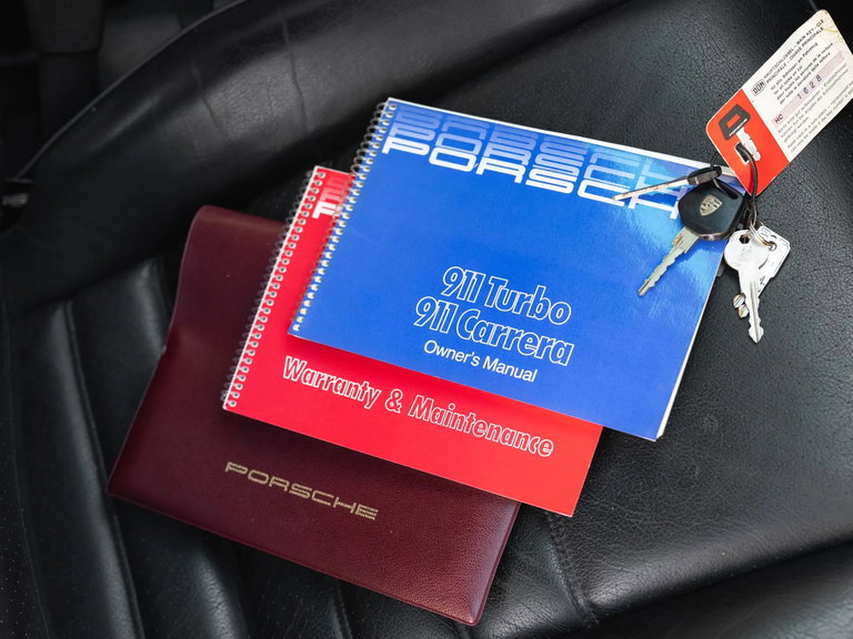 Porsche 911 Turbo 3.3 (US)