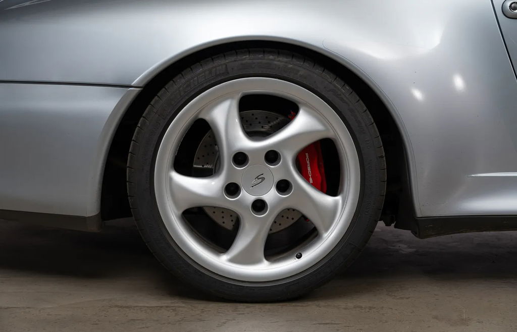 Porsche 993 Carrera 4S