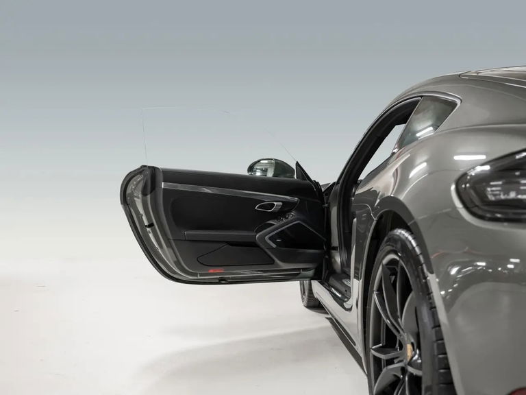 Porsche 718 Cayman