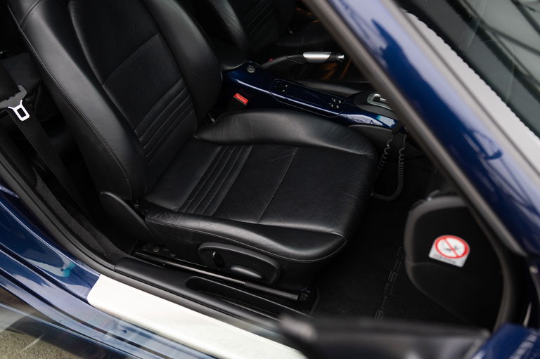 Porsche 996 Carrera 4