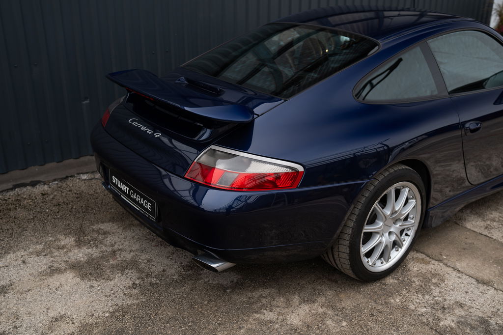 Porsche 996 Carrera 4