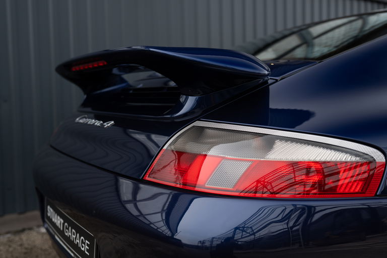 Porsche 996 Carrera 4