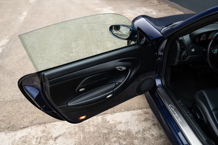 Porsche 996 Carrera 4