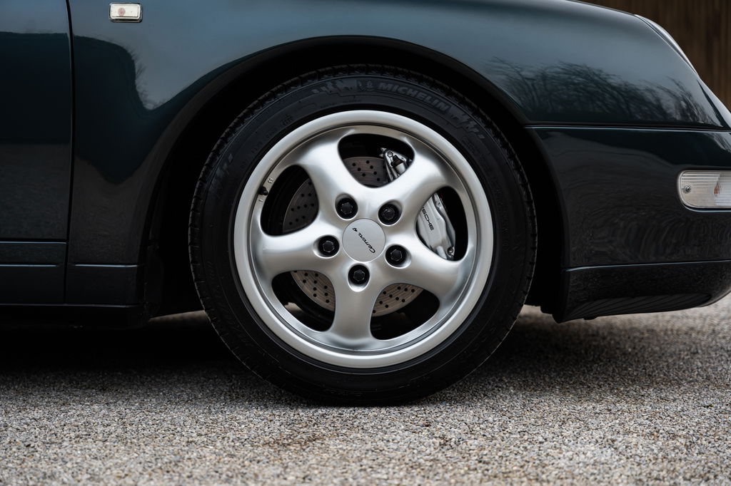 Porsche 993 Carrera 4