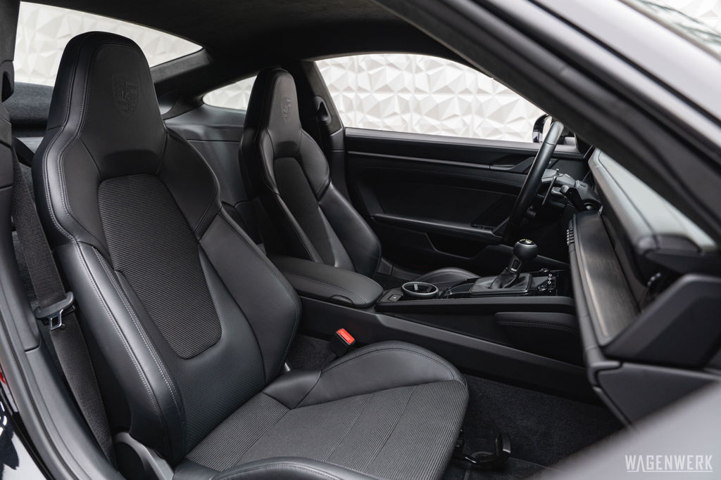 Porsche 992 GT3 Touring