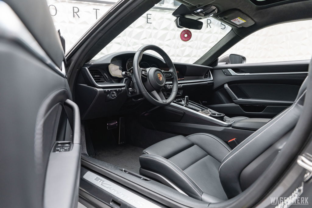 Porsche 992 Carrera 4S