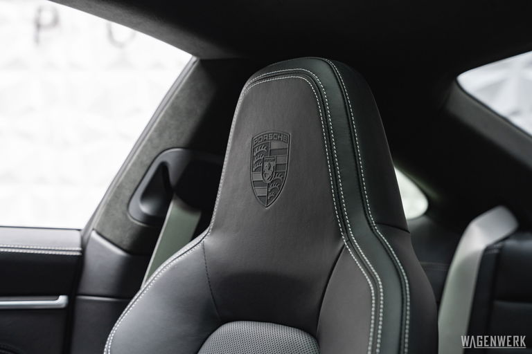 Porsche 992 Carrera 4S