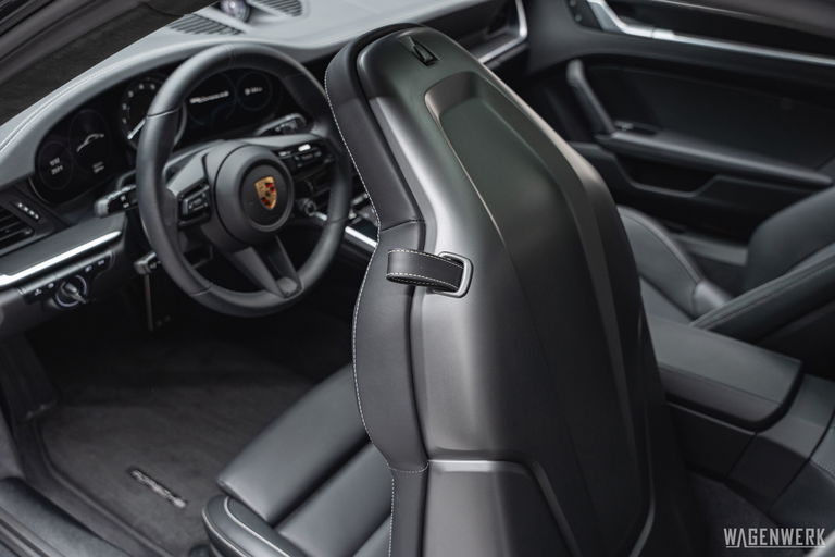 Porsche 992 Carrera 4S