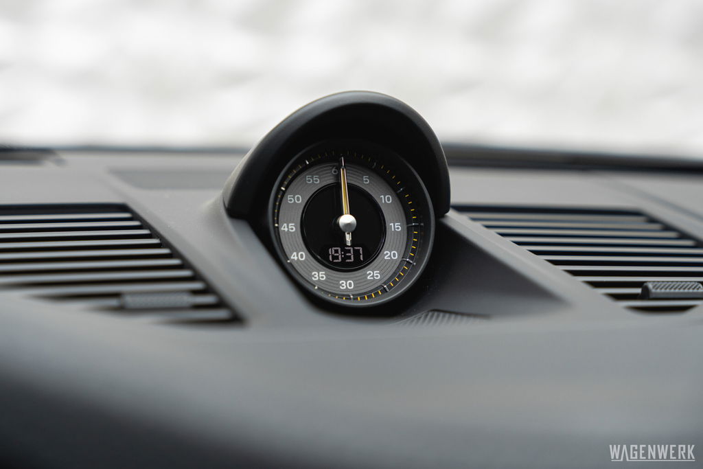 Porsche 992 GT3 Touring