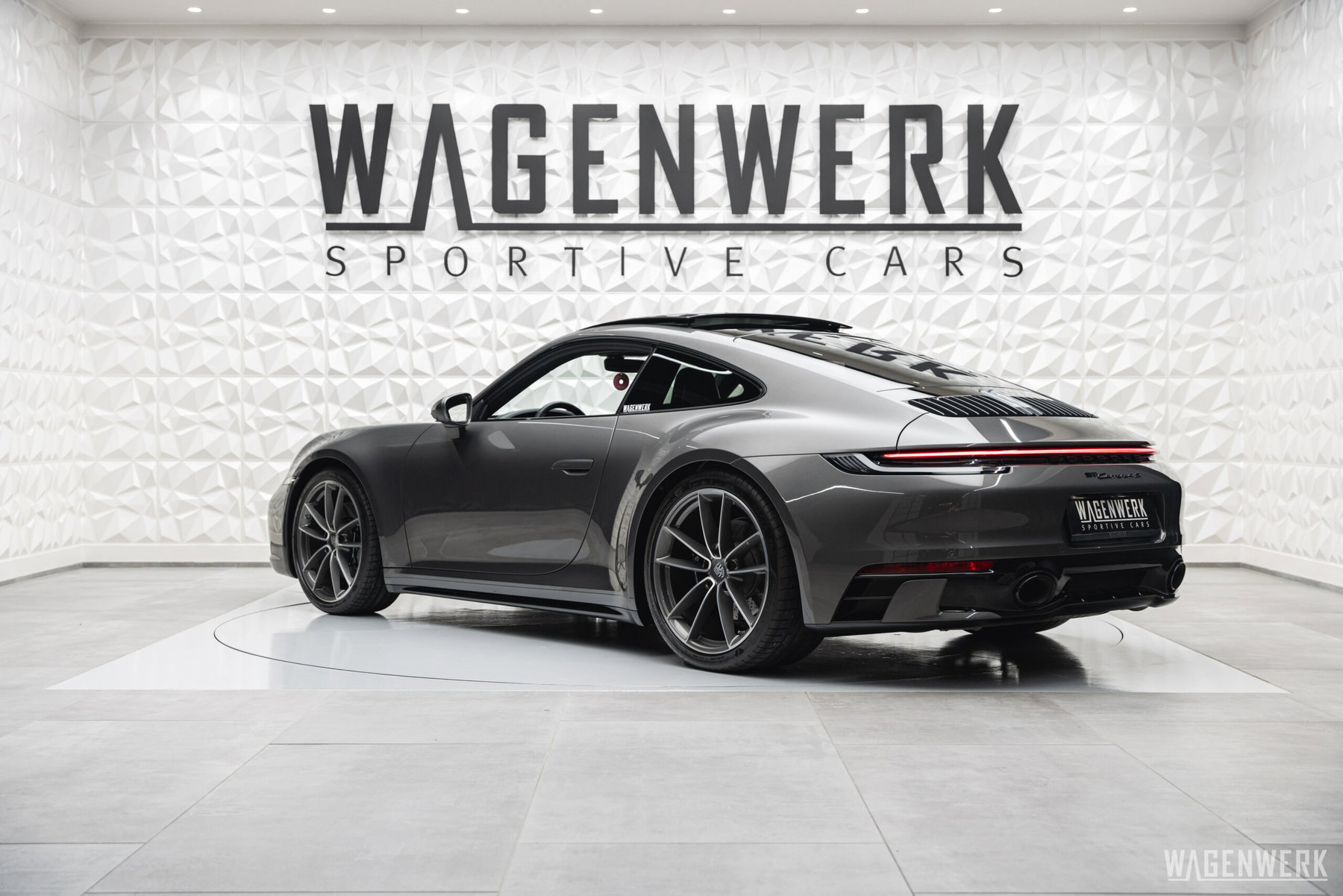 Porsche 992 Carrera 4S 2024 - elferspot.com - Marketplace for