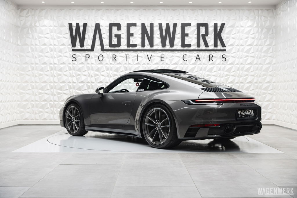 Porsche 992 Carrera 4S