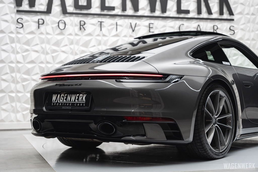 Porsche 992 Carrera 4S