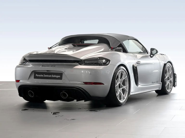 Porsche 718 Spyder RS