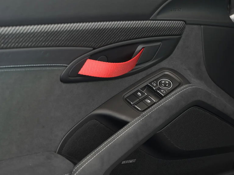 Porsche 718 Spyder RS