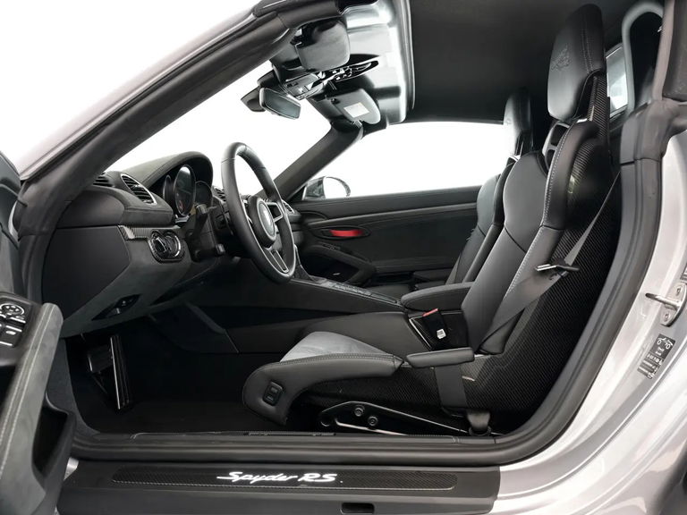 Porsche 718 Spyder RS