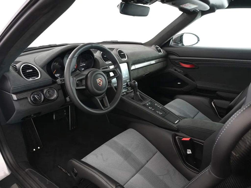 Porsche 718 Spyder RS