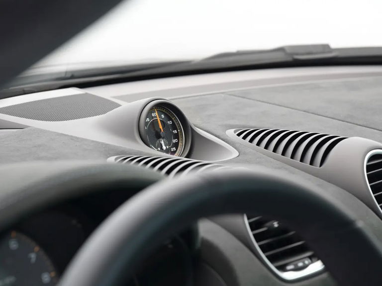 Porsche 718 Spyder RS