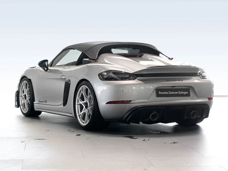 Porsche 718 Spyder RS