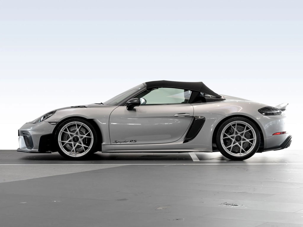Porsche 718 Spyder RS