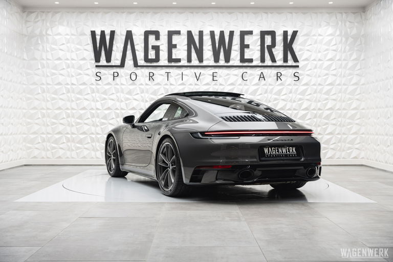 Porsche 992 Carrera 4S