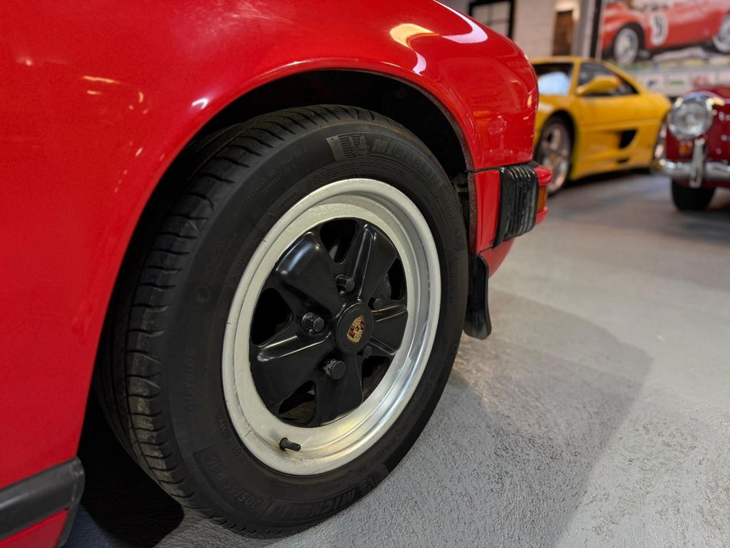 Porsche 911 Carrera 3.2