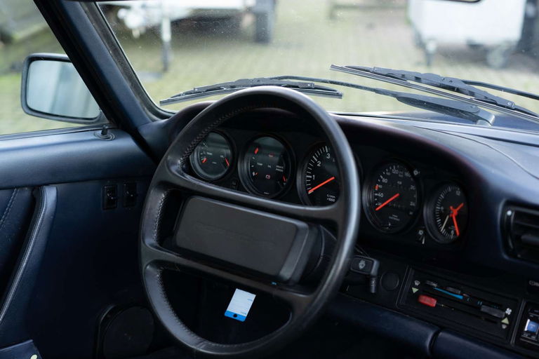 Porsche 911 Carrera 3.2