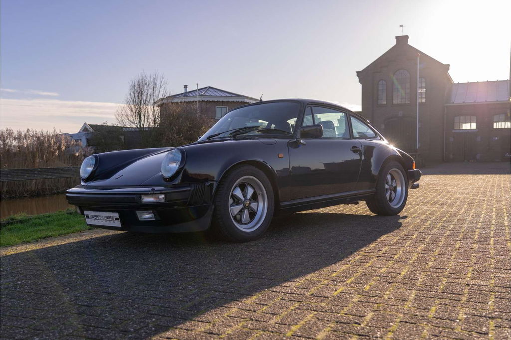 Porsche 911 Carrera 3.2