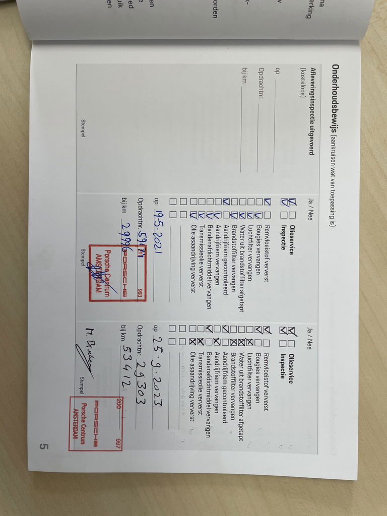 Porsche 992 Carrera 4S