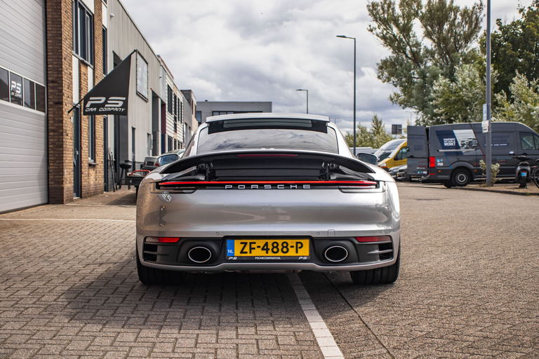 Porsche 992 Carrera 4S